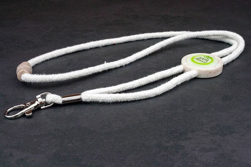 ronde katoenen lanyard met bioplastic onderdelen